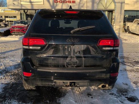 Used 2020 Jeep Grand Cherokee Altitude image 4