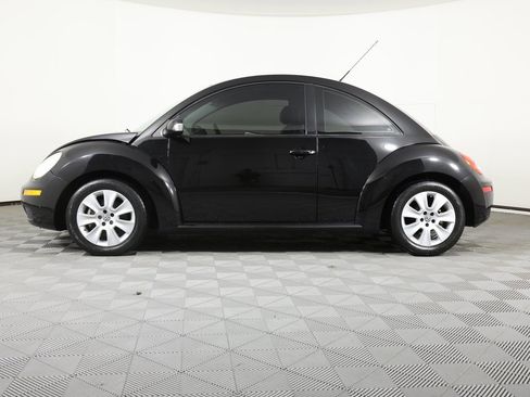 Used 2008 Volkswagen Beetle S image 7