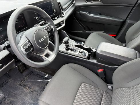 Used 2024 Kia Sportage LX FWD image 9