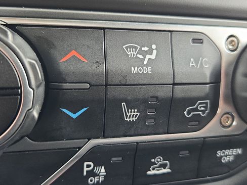 Used 2020 Jeep Gladiator Overland image 15