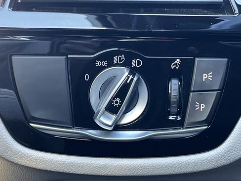 Used 2021 BMW 530i w/ Premium Package image 14