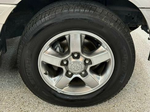 Used 2006 Toyota Land Cruiser AWD/4WD image 37