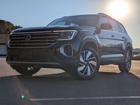Used 2024 Volkswagen Atlas SE image 4