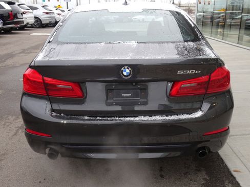 Used 2019 BMW 530e xDrive w/ Convenience Package image 4