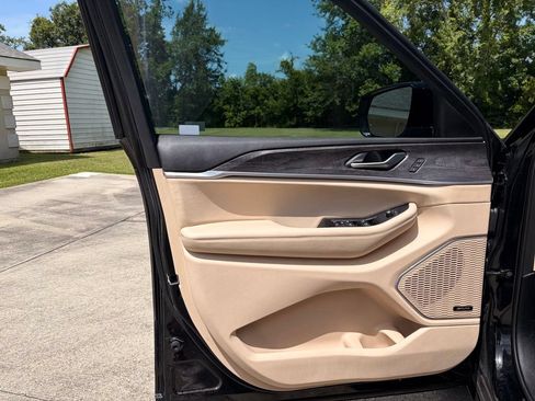Used 2021 Jeep Grand Cherokee L Limited RWD image 10