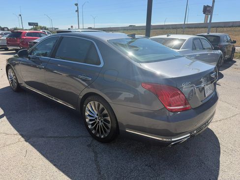 Used 2017 Genesis G90 5.0 Ultimate RWD image 4