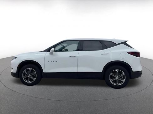 Used 2025 Chevrolet Blazer LT FWD image 9