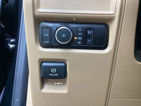 Used 2023 Ford F150 XLT image 59