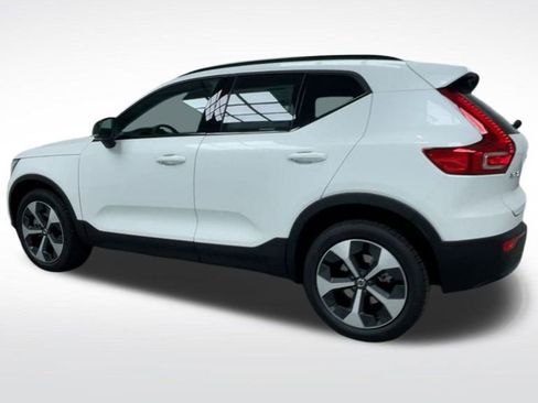 New 2026 Volvo XC40 B5 Plus w/ Protection Package Premier image 21