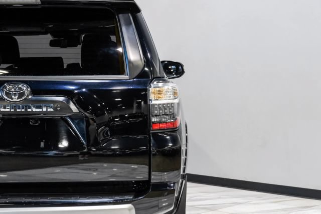 Used 2023 Toyota 4Runner TRD Off-Road Premium w/ Off Road Premium Plus Package AWD/4WD image 60