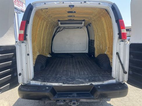 Used 2017 Chevrolet Express 3500 Extended RWD image 9