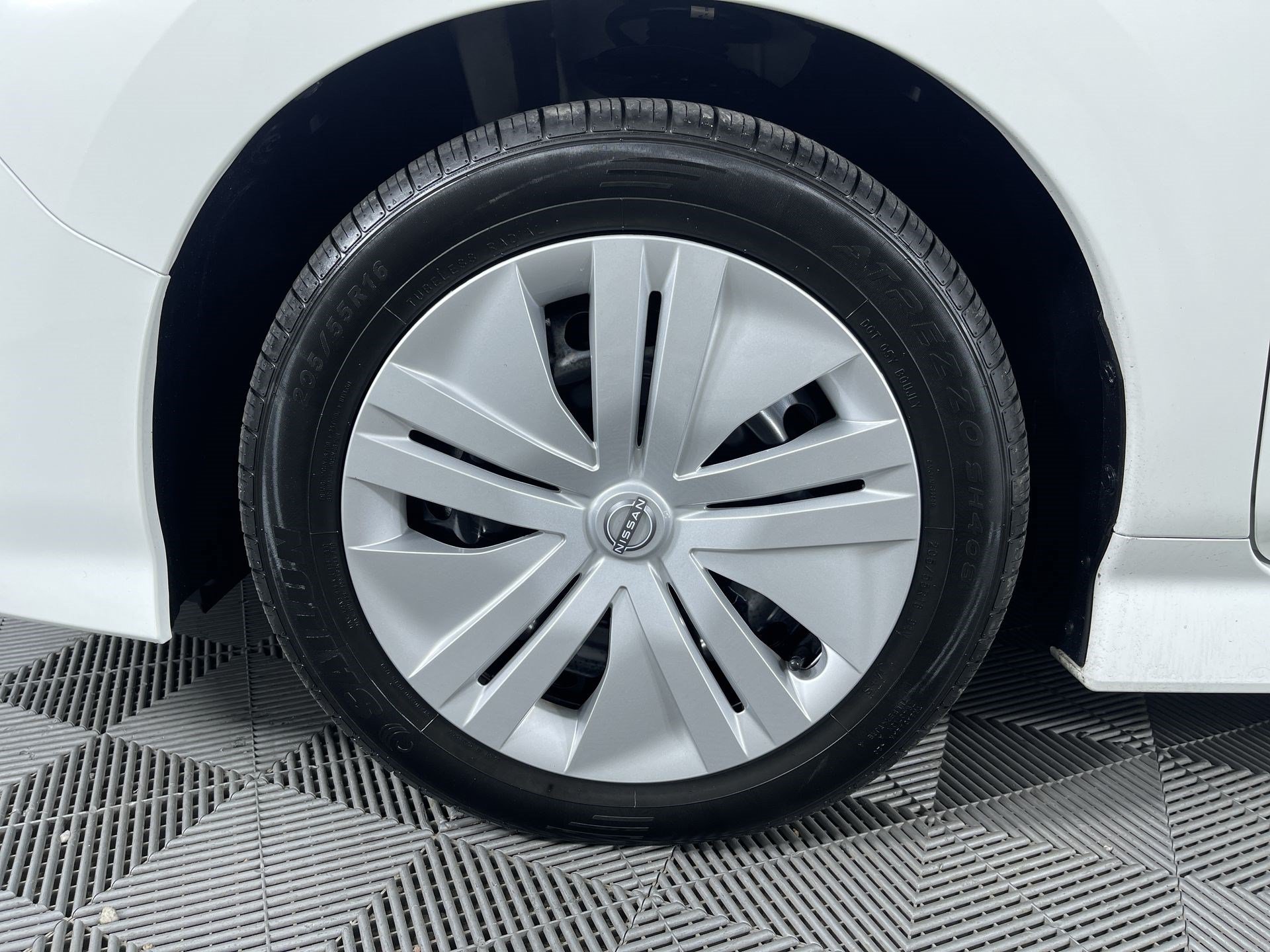 Certified 2025 Nissan Leaf S FWD image 24