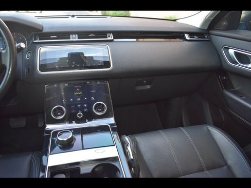 Used 2018 Land Rover Range Rover Velar S AWD/4WD image 31