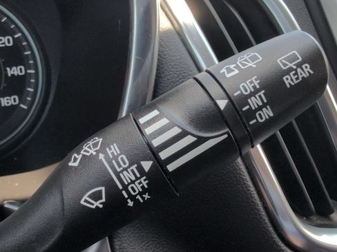 Used 2024 Chevrolet Equinox LT AWD/4WD image 15