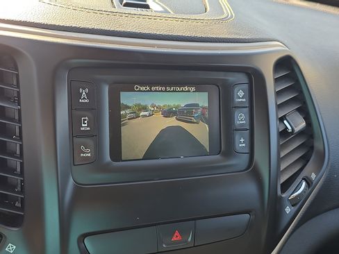 Used 2016 Jeep Cherokee Latitude w/ Cold Weather Group image 25