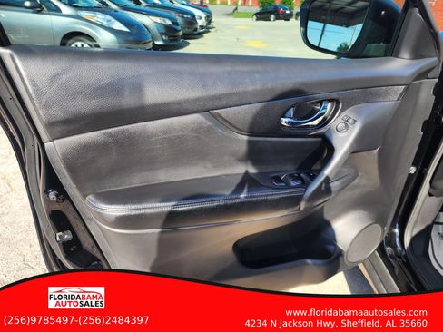 Used 2017 Nissan Rogue S AWD/4WD image 8