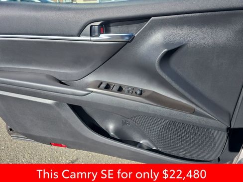 Used 2024 Toyota Camry SE image 33