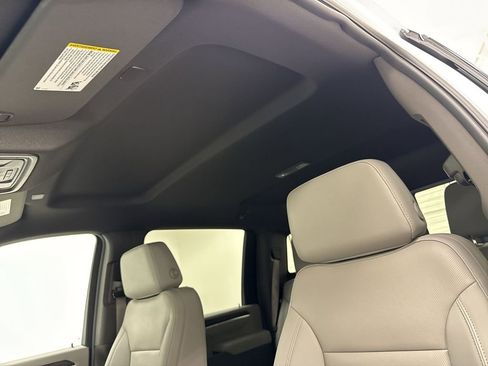 New 2026 GMC Sierra 3500 SLT w/ SLT Convenience Package image 19