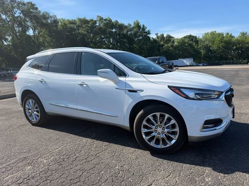 Used 2021 Buick Enclave Premium w/ Surround and Sites Package AWD/4WD image 5