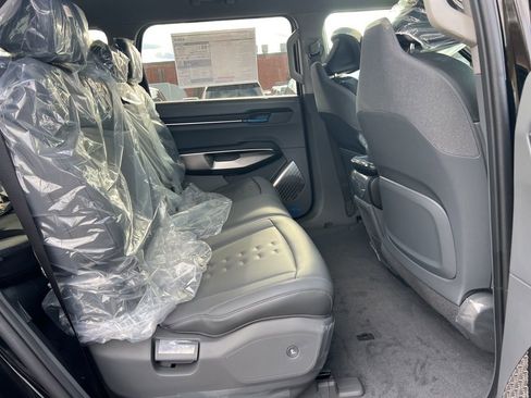 New 2026 Kia EV9 Wind AWD/4WD image 13