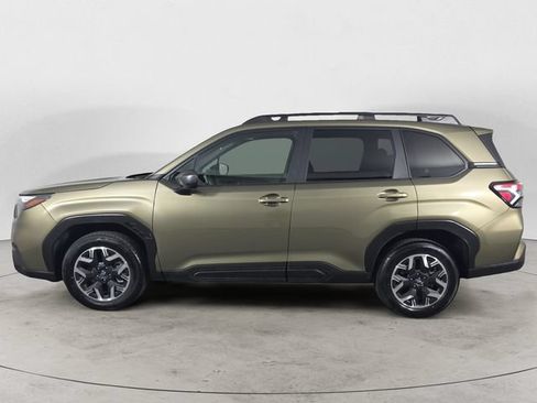 Certified 2025 Subaru Forester Premium AWD/4WD image 2