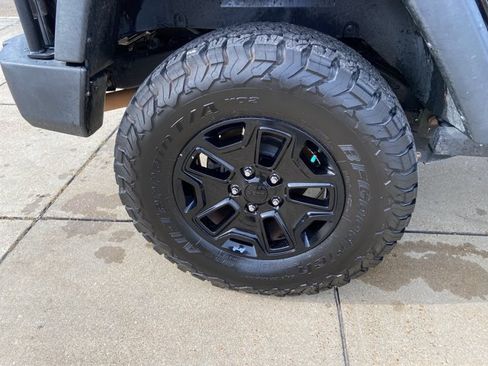 Used 2018 Jeep Wrangler Unlimited Sport AWD/4WD image 36