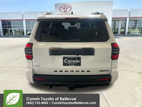 Used 2025 Toyota 4Runner TRD Off-Road Premium image 7