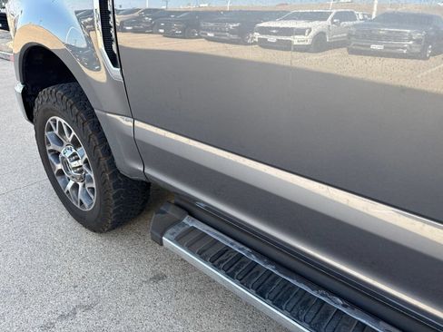 Used 2022 Ford F250 Lariat w/ Lariat Ultimate Package AWD/4WD image 14