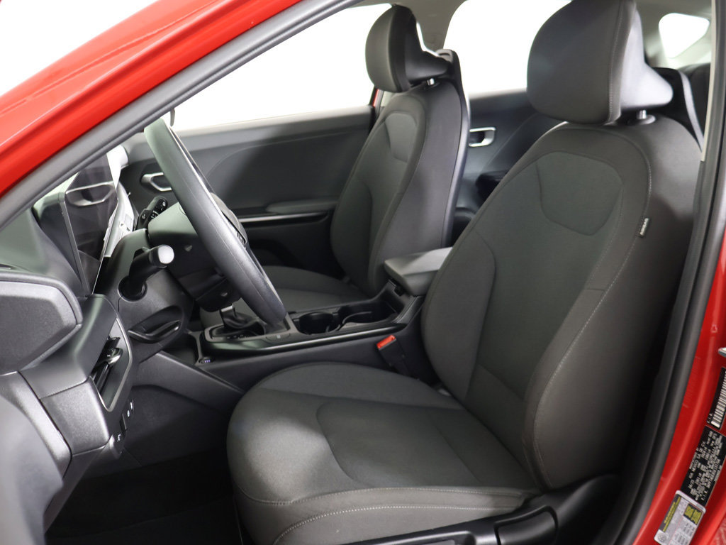 Used 2025 Kia K4 FWD image 28