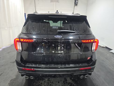 Used 2025 Ford Explorer ST AWD/4WD image 5