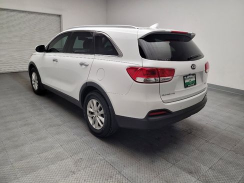 Used 2018 Kia Sorento FWD image 5