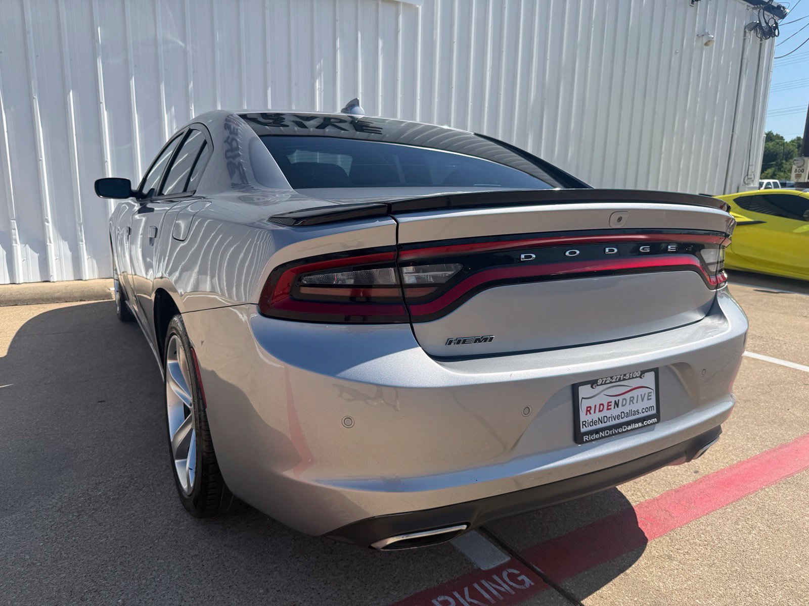 Used 2018 Dodge Charger R/T RWD image 5