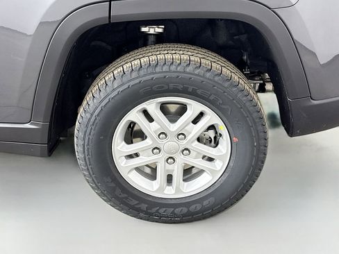 New 2025 Jeep Grand Cherokee Laredo image 46