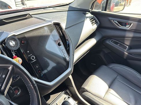 Used 2023 Subaru Ascent Limited w/ Technology Package AWD/4WD image 9