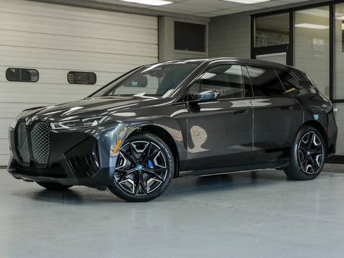 Used 2024 BMW iX M60 w/ Luxury Package AWD/4WD image 2