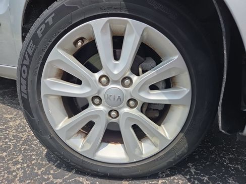 Used 2013 Kia Soul + w/ Audio Pkg FWD image 10