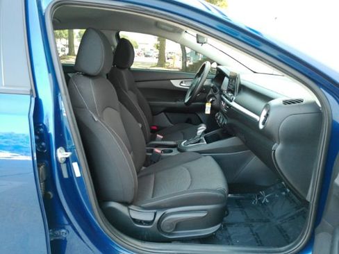 Used 2023 Kia Forte LXS FWD image 17