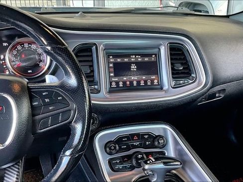 Used 2020 Dodge Challenger R/T RWD image 9