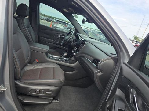 Used 2023 Chevrolet Traverse High Country FWD image 14