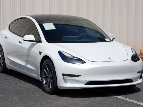 Used 2022 Tesla Model 3 Long Range AWD/4WD image 56