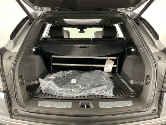 Used 2026 Cadillac XT5 Sportv w/ LPO, Floor Liner Package AWD/4WD image 32