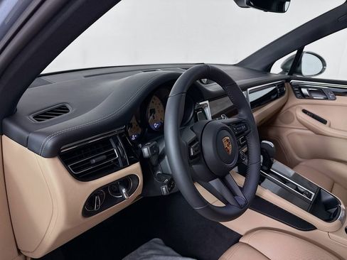 New 2026 Porsche Macan image 4