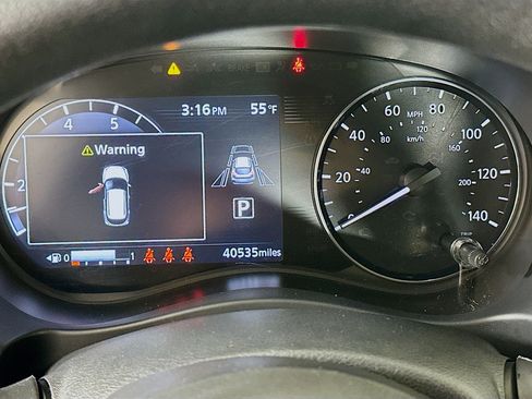 Used 2024 Nissan Kicks SV FWD image 19