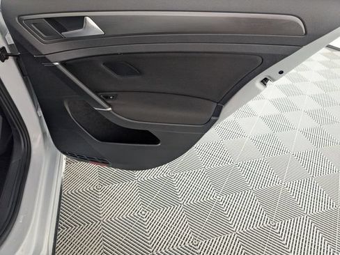 Used 2018 Volkswagen GTI SE FWD image 28