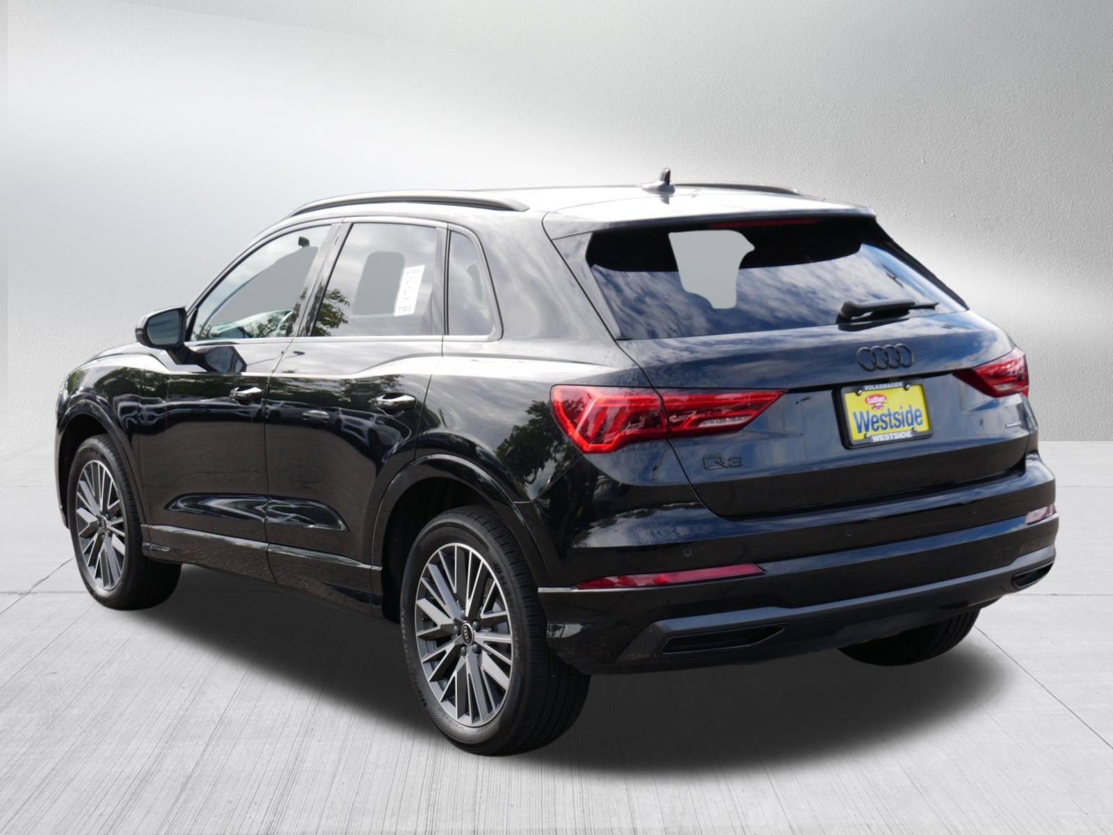 Used 2023 Audi Q3 2.0T Premium w/ Convenience Package AWD/4WD image 7
