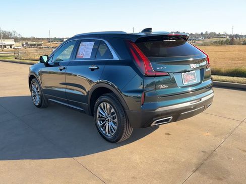Used 2024 Cadillac XT4 Premium Luxury image 6
