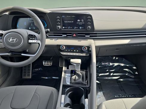 New 2026 Hyundai Elantra SEL Sport Premium FWD image 25
