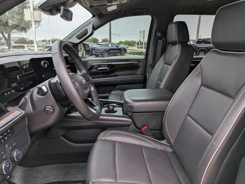 Used 2025 Chevrolet Tahoe Premier image 11