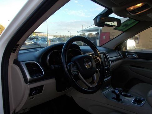 Used 2015 Jeep Grand Cherokee Limited w/ Trailer Tow Group IV image 24