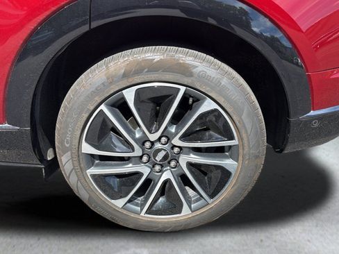 Certified 2025 Cadillac Optiq Sport 2 w/ LPO, Floor Liner Package AWD/4WD image 23